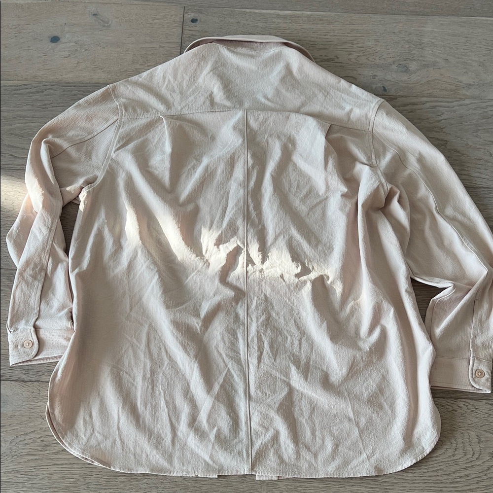 ALO Yoga Men's Beige Casual Button Down Shirt - Picture 3 of 4